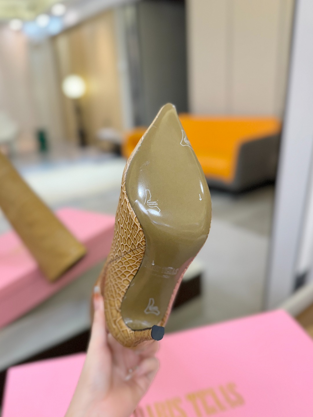 𝙋𝙖𝙧𝙞𝙨 𝙏𝙚𝙭𝙖𝙨 德州巴黎 Paris Texas 鳄鱼纹细跟长靴 ♡优雅风格，创造不一样的感觉！