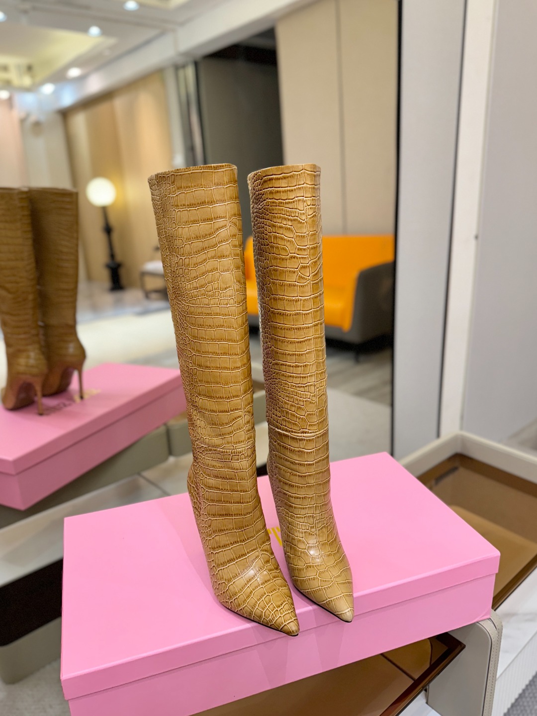 𝙋𝙖𝙧𝙞𝙨 𝙏𝙚𝙭𝙖𝙨 德州巴黎 Paris Texas 鳄鱼纹细跟长靴 ♡优雅风格，创造不一样的感觉！