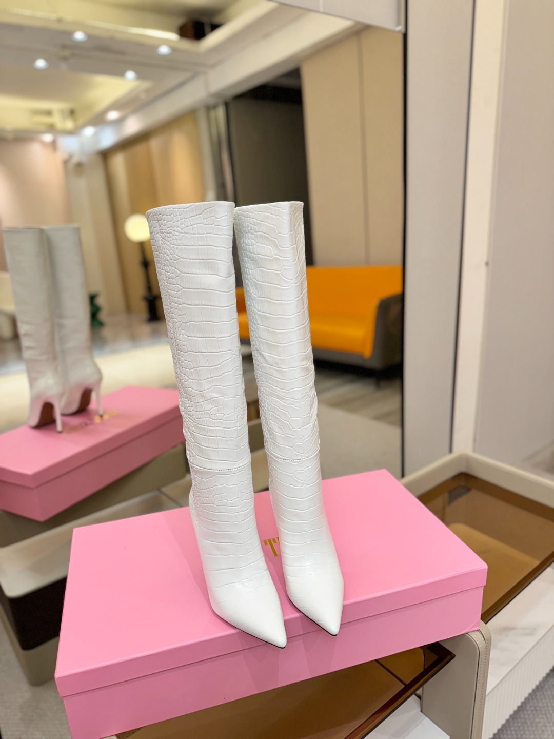 𝙋𝙖𝙧𝙞𝙨 𝙏𝙚𝙭𝙖𝙨 德州巴黎 Paris Texas 鳄鱼纹细跟长靴 ♡优雅风格，创造不一样的感觉！