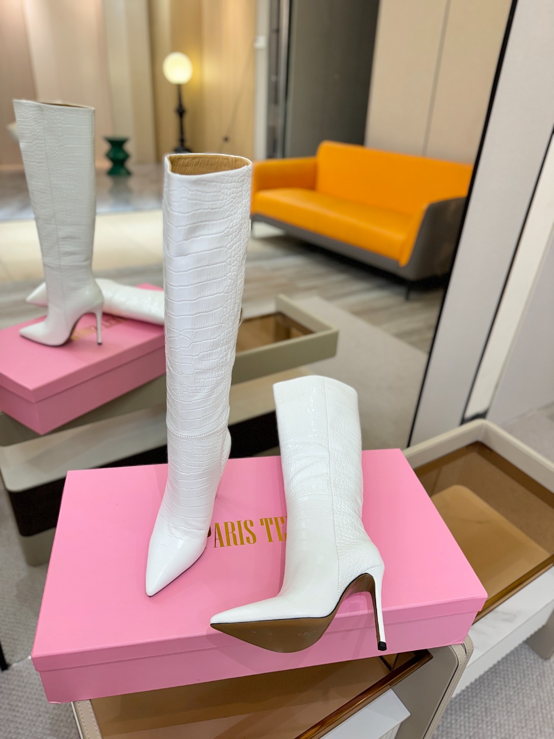 𝙋𝙖𝙧𝙞𝙨 𝙏𝙚𝙭𝙖𝙨 德州巴黎 Paris Texas 鳄鱼纹细跟长靴 ♡优雅风格，创造不一样的感觉！