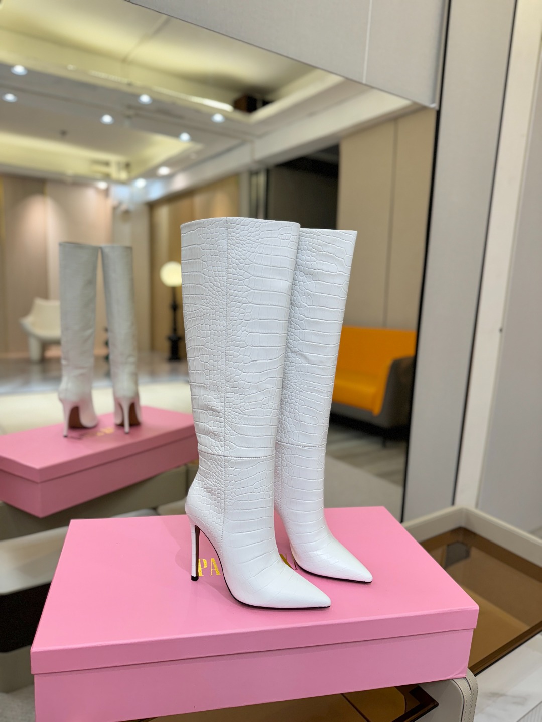 𝙋𝙖𝙧𝙞𝙨 𝙏𝙚𝙭𝙖𝙨 德州巴黎 Paris Texas 鳄鱼纹细跟长靴 ♡优雅风格，创造不一样的感觉！