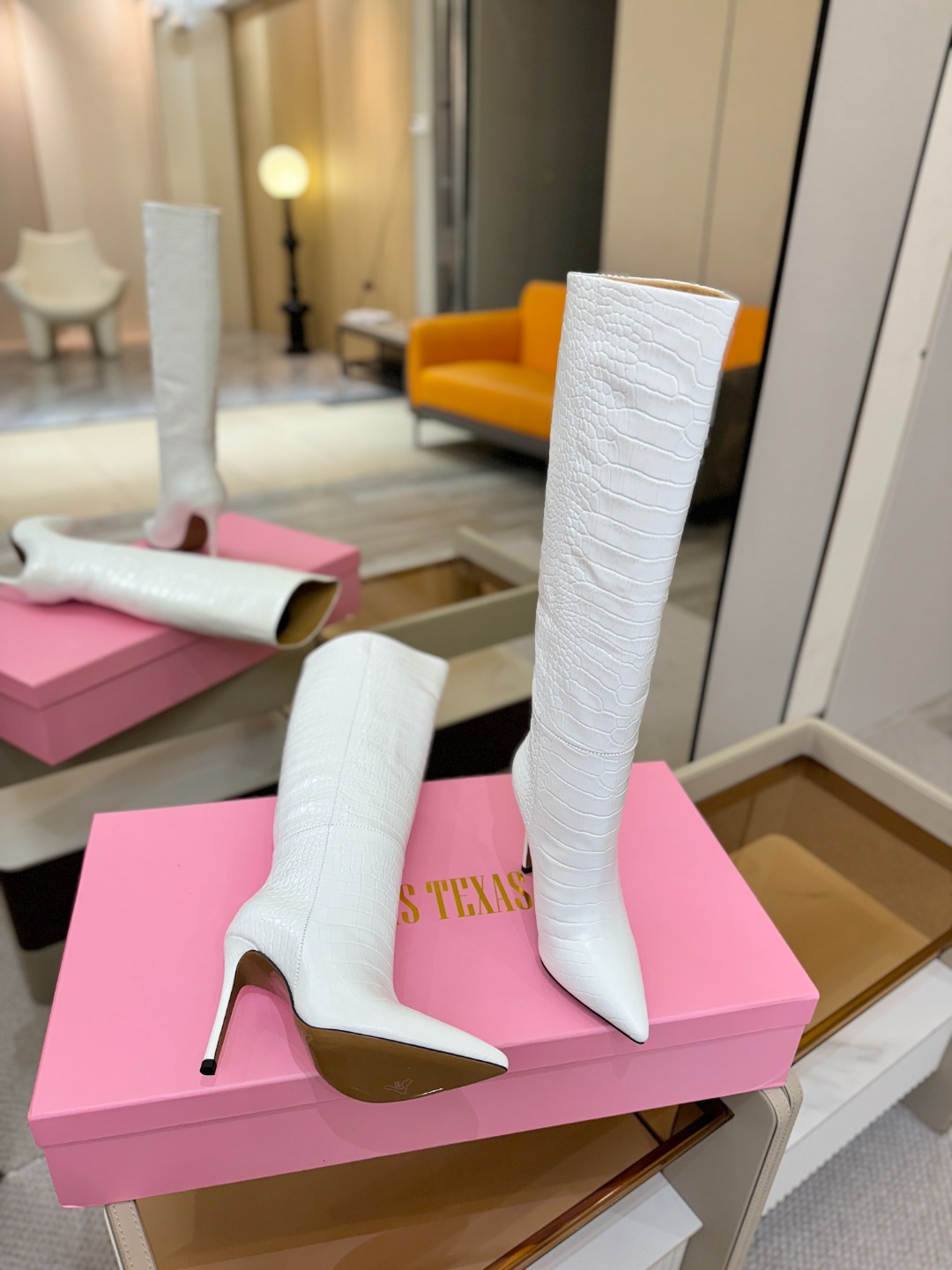 𝙋𝙖𝙧𝙞𝙨 𝙏𝙚𝙭𝙖𝙨 德州巴黎 Paris Texas 鳄鱼纹细跟长靴 ♡优雅风格，创造不一样的感觉！