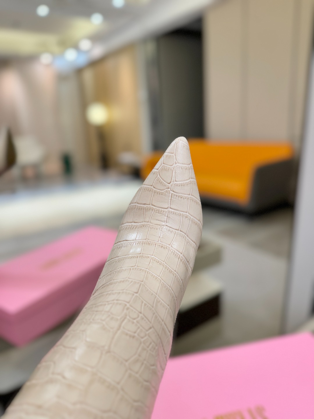 𝙋𝙖𝙧𝙞𝙨 𝙏𝙚𝙭𝙖𝙨 德州巴黎 Paris Texas 鳄鱼纹细跟长靴 ♡优雅风格，创造不一样的感觉！