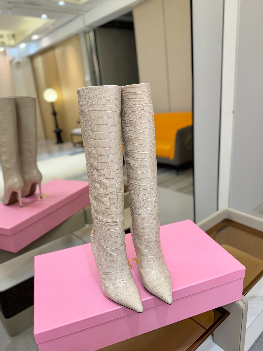 𝙋𝙖𝙧𝙞𝙨 𝙏𝙚𝙭𝙖𝙨 德州巴黎 Paris Texas 鳄鱼纹细跟长靴 ♡优雅风格，创造不一样的感觉！