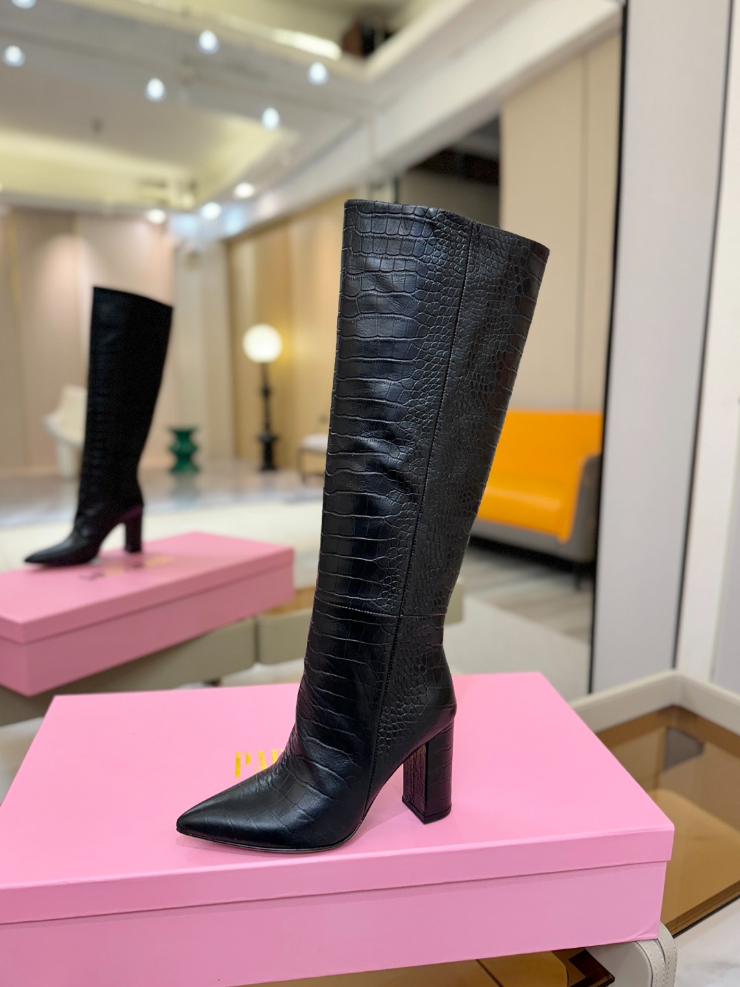 𝙋𝙖𝙧𝙞𝙨 𝙏𝙚𝙭𝙖𝙨 德州巴黎 Paris Texas 鳄鱼纹粗跟长靴 ♡优雅风格，创造不一样的感觉！