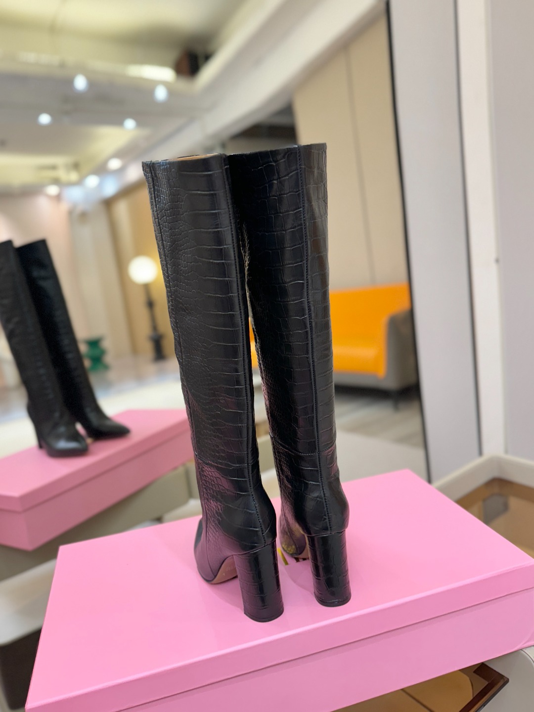 𝙋𝙖𝙧𝙞𝙨 𝙏𝙚𝙭𝙖𝙨 德州巴黎 Paris Texas 鳄鱼纹粗跟长靴 ♡优雅风格，创造不一样的感觉！