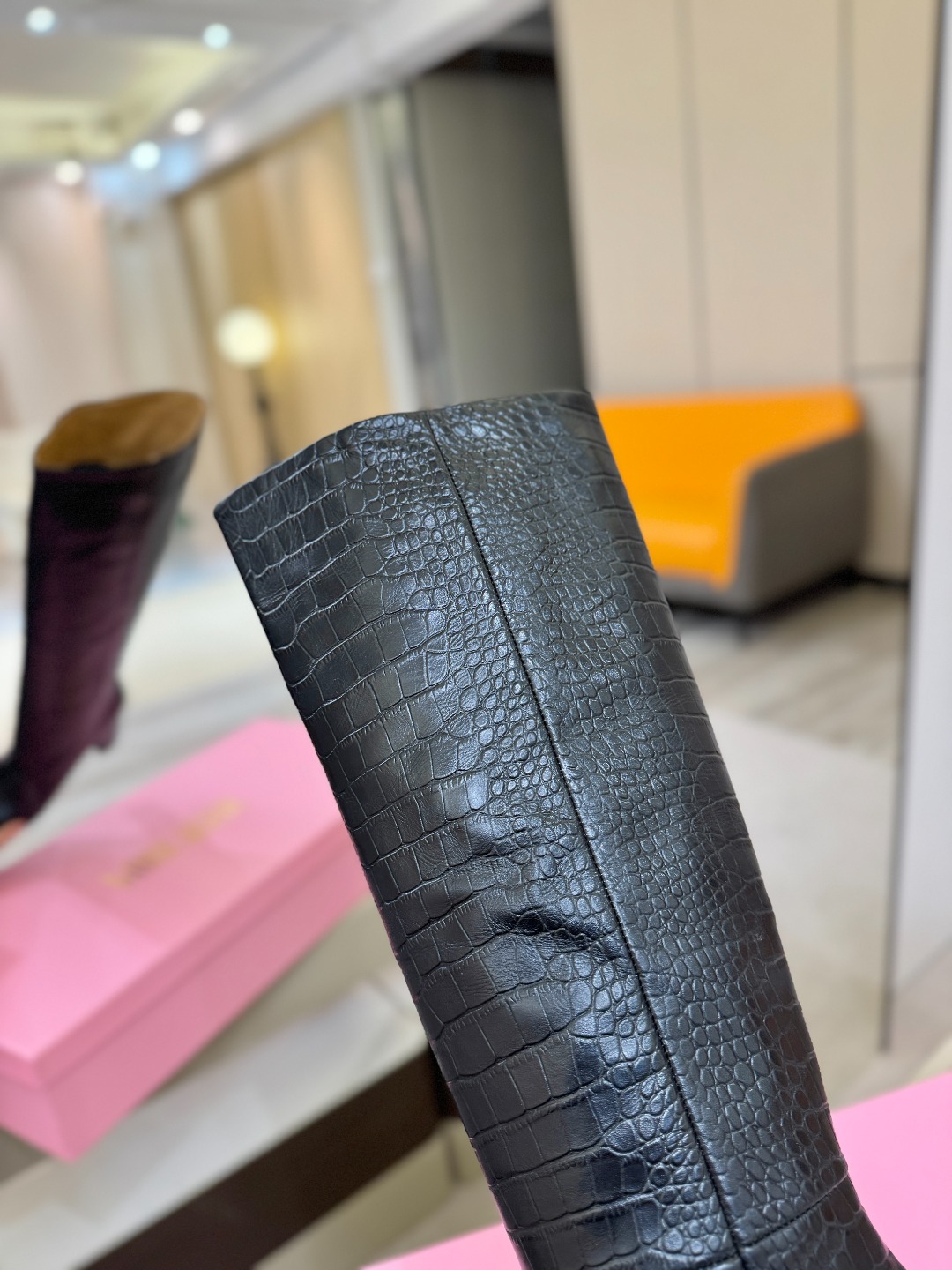 𝙋𝙖𝙧𝙞𝙨 𝙏𝙚𝙭𝙖𝙨 德州巴黎 Paris Texas 鳄鱼纹粗跟长靴 ♡优雅风格，创造不一样的感觉！