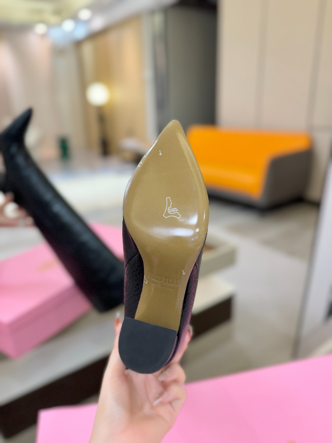 𝙋𝙖𝙧𝙞𝙨 𝙏𝙚𝙭𝙖𝙨 德州巴黎 Paris Texas 鳄鱼纹粗跟长靴 ♡优雅风格，创造不一样的感觉！