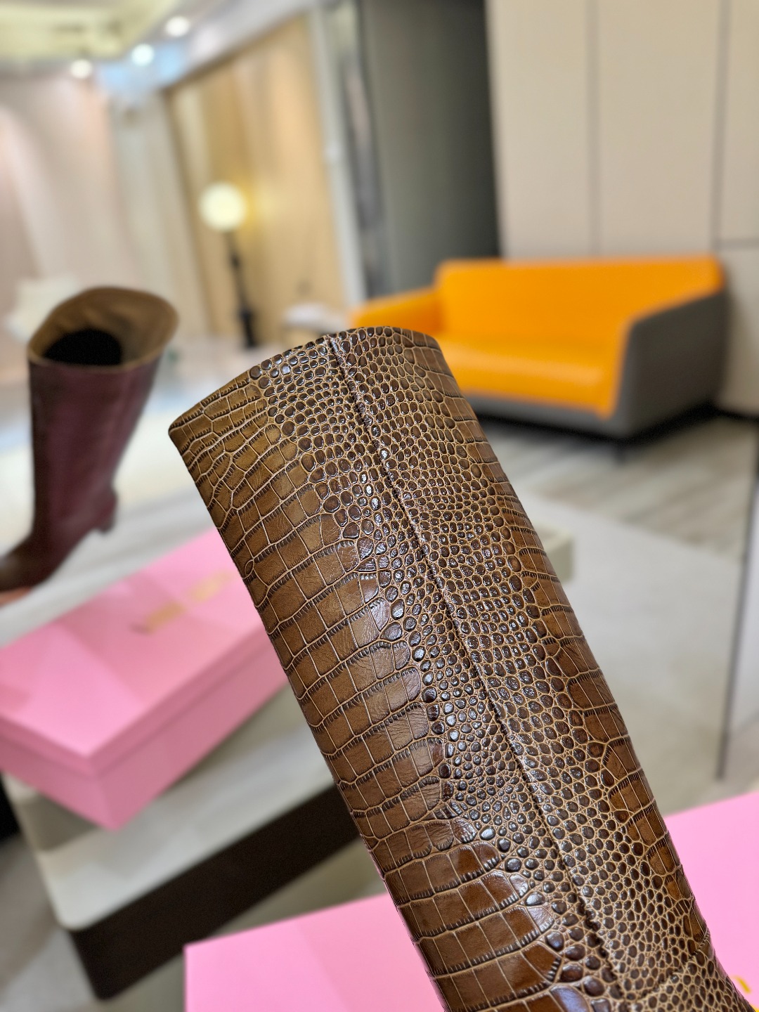 𝙋𝙖𝙧𝙞𝙨 𝙏𝙚𝙭𝙖𝙨 德州巴黎 Paris Texas 鳄鱼纹粗跟长靴 ♡优雅风格，创造不一样的感觉！