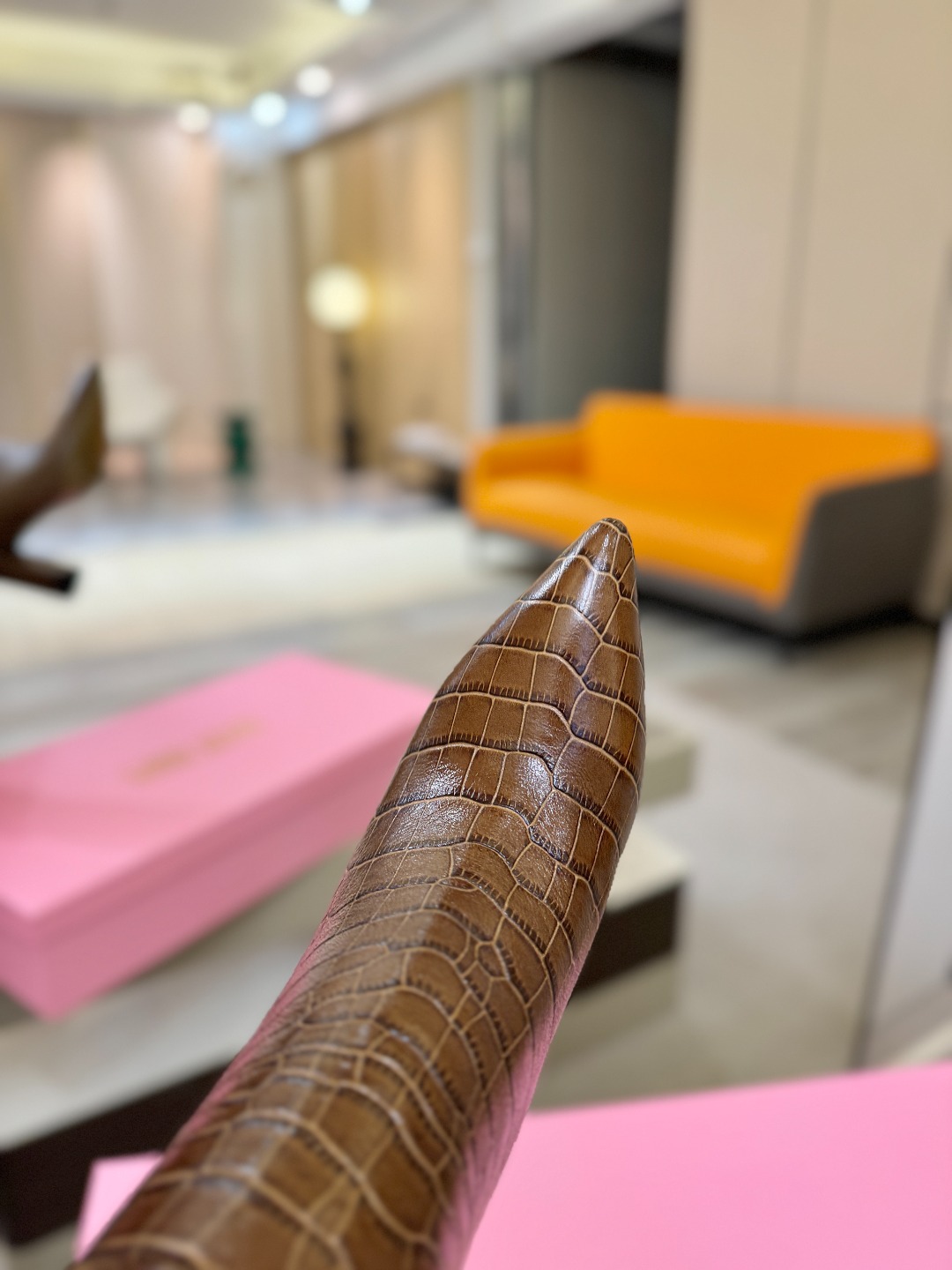 𝙋𝙖𝙧𝙞𝙨 𝙏𝙚𝙭𝙖𝙨 德州巴黎 Paris Texas 鳄鱼纹粗跟长靴 ♡优雅风格，创造不一样的感觉！