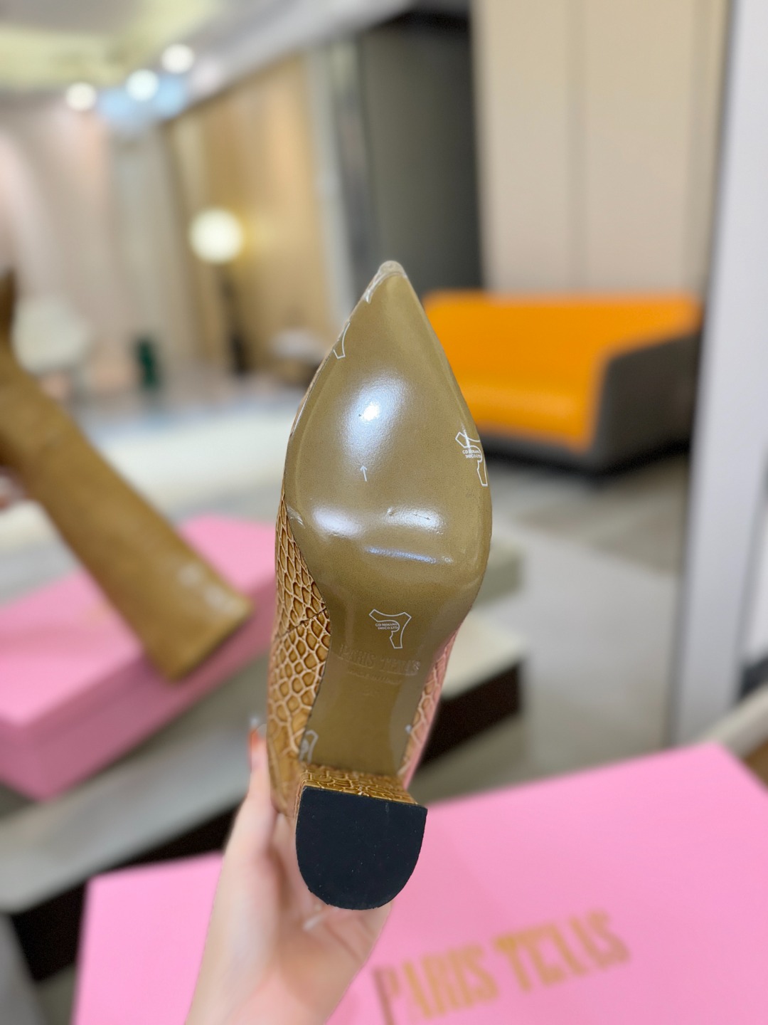 𝙋𝙖𝙧𝙞𝙨 𝙏𝙚𝙭𝙖𝙨 德州巴黎 Paris Texas 鳄鱼纹粗跟长靴 ♡优雅风格，创造不一样的感觉！