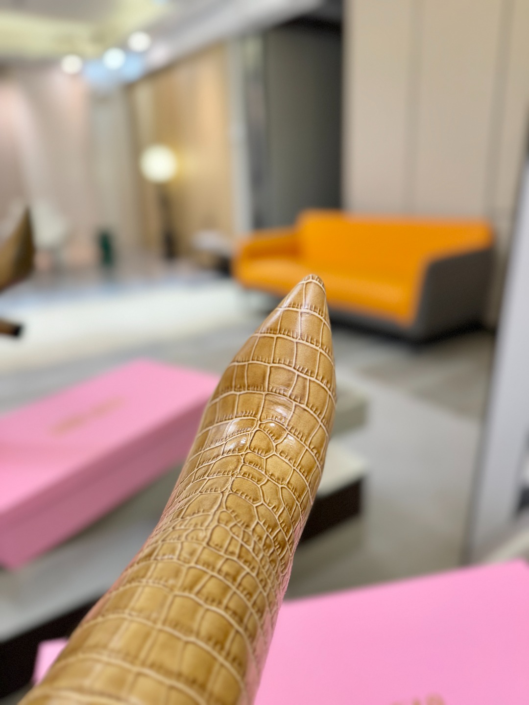 𝙋𝙖𝙧𝙞𝙨 𝙏𝙚𝙭𝙖𝙨 德州巴黎 Paris Texas 鳄鱼纹粗跟长靴 ♡优雅风格，创造不一样的感觉！