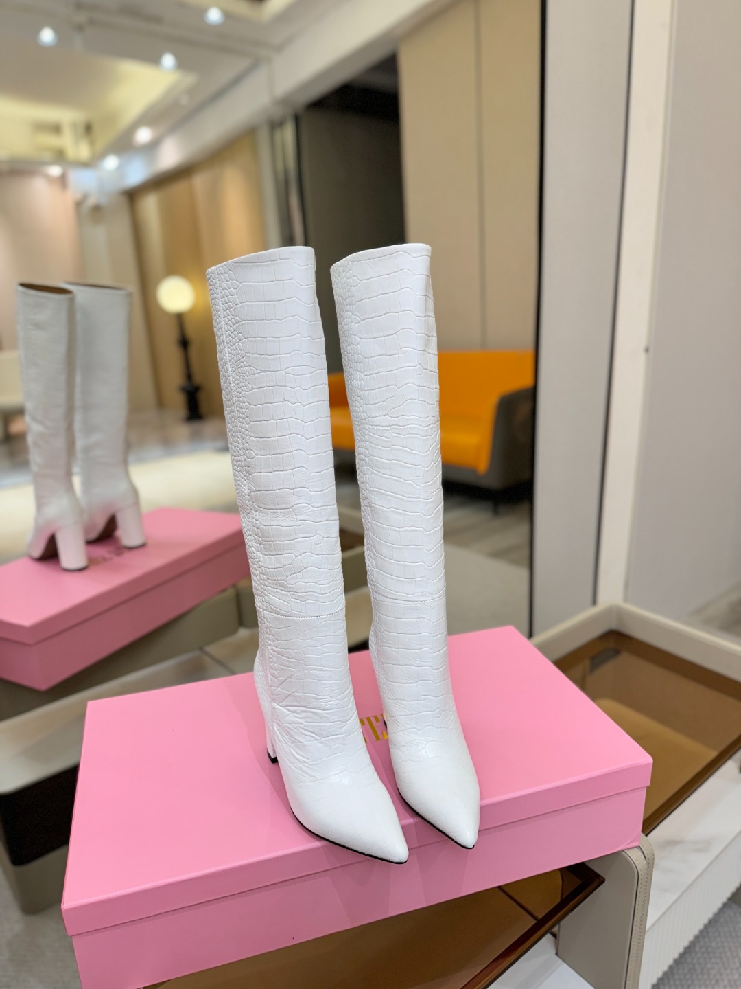 𝙋𝙖𝙧𝙞𝙨 𝙏𝙚𝙭𝙖𝙨 德州巴黎 Paris Texas 鳄鱼纹粗跟长靴 ♡优雅风格，创造不一样的感觉！