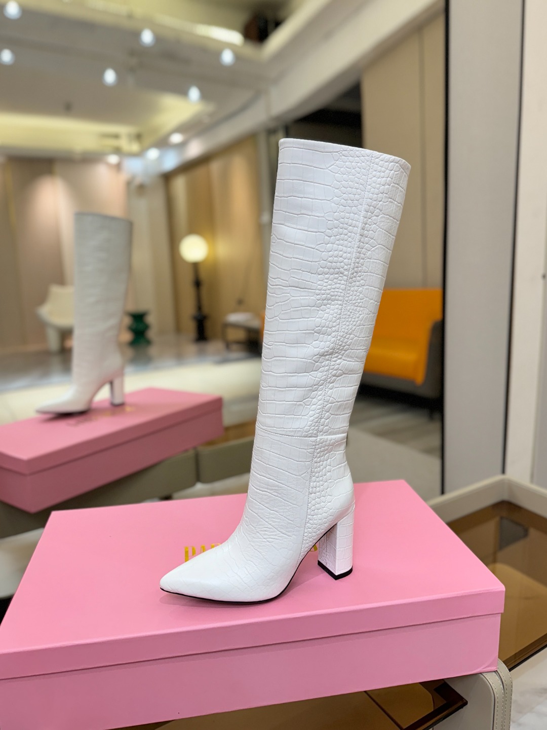 𝙋𝙖𝙧𝙞𝙨 𝙏𝙚𝙭𝙖𝙨 德州巴黎 Paris Texas 鳄鱼纹粗跟长靴 ♡优雅风格，创造不一样的感觉！