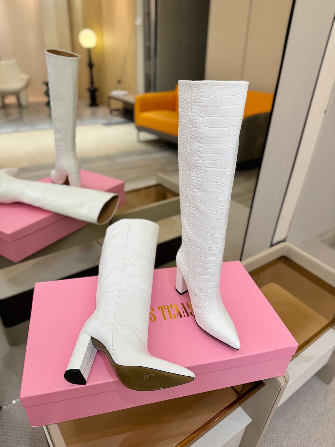 𝙋𝙖𝙧𝙞𝙨 𝙏𝙚𝙭𝙖𝙨 德州巴黎 Paris Texas 鳄鱼纹粗跟长靴 ♡优雅风格，创造不一样的感觉！