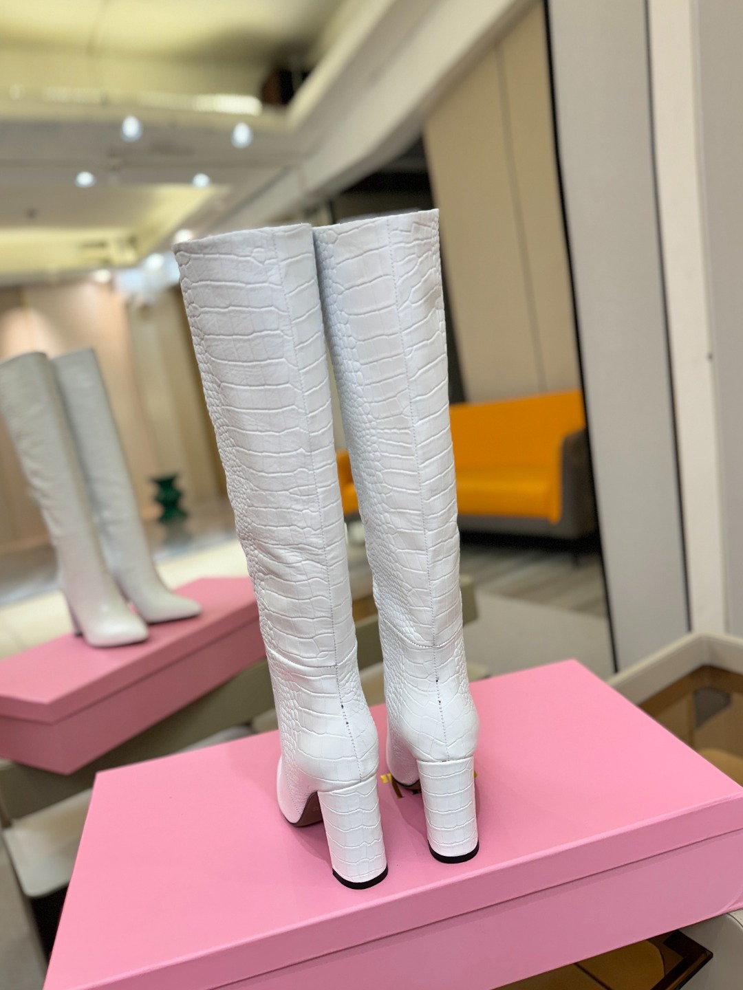 𝙋𝙖𝙧𝙞𝙨 𝙏𝙚𝙭𝙖𝙨 德州巴黎 Paris Texas 鳄鱼纹粗跟长靴 ♡优雅风格，创造不一样的感觉！