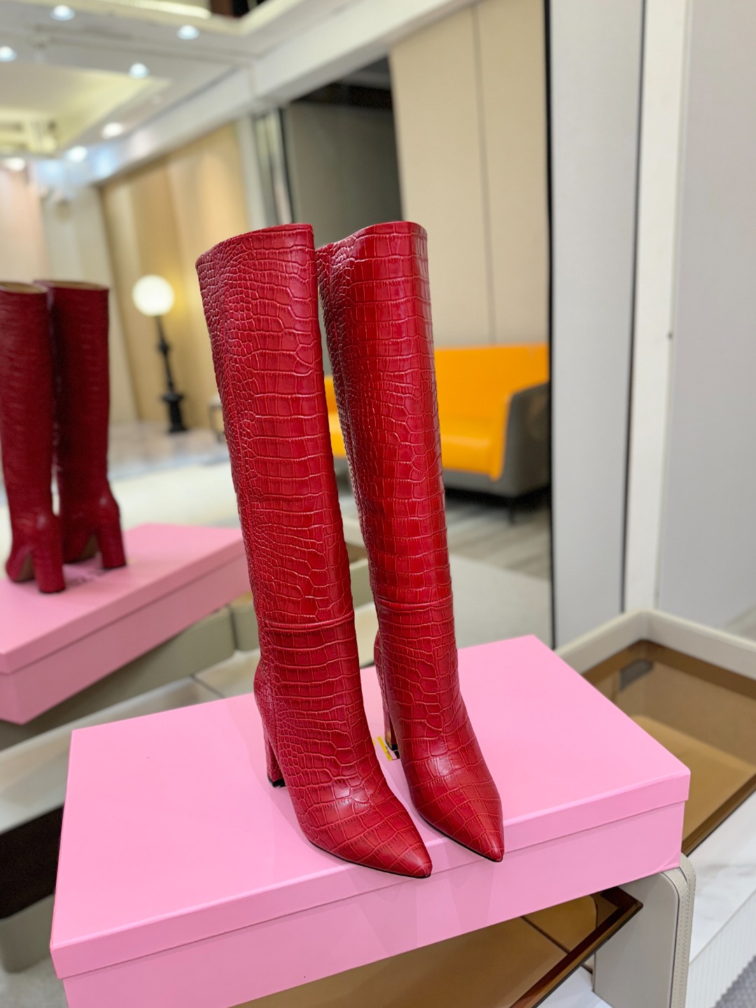 𝙋𝙖𝙧𝙞𝙨 𝙏𝙚𝙭𝙖𝙨 德州巴黎 Paris Texas 鳄鱼纹粗跟长靴 ♡优雅风格，创造不一样的感觉！