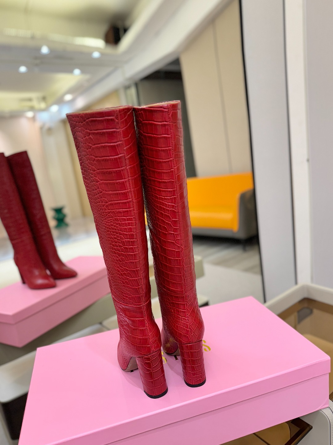 𝙋𝙖𝙧𝙞𝙨 𝙏𝙚𝙭𝙖𝙨 德州巴黎 Paris Texas 鳄鱼纹粗跟长靴 ♡优雅风格，创造不一样的感觉！