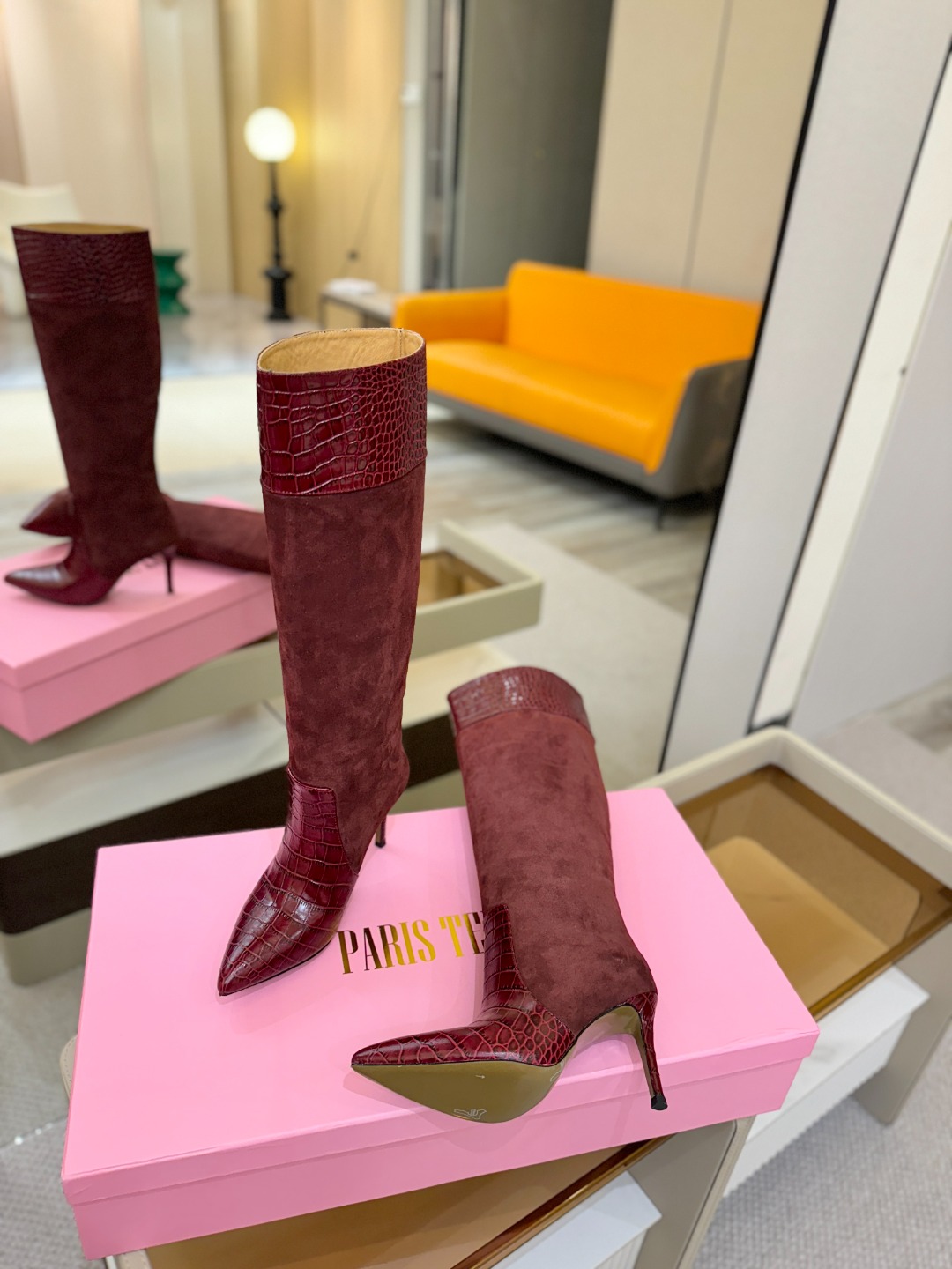 𝙋𝙖𝙧𝙞𝙨 𝙏𝙚𝙭𝙖𝙨 德州巴黎 Paris Texas 鳄鱼纹细跟长靴 ♡优雅风格，创造不一样的感觉！