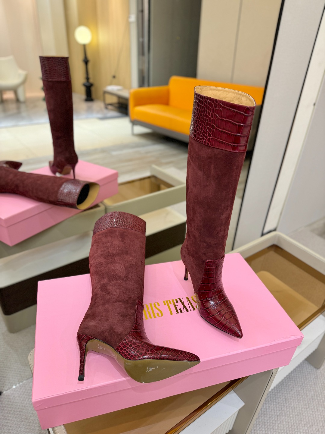 𝙋𝙖𝙧𝙞𝙨 𝙏𝙚𝙭𝙖𝙨 德州巴黎 Paris Texas 鳄鱼纹细跟长靴 ♡优雅风格，创造不一样的感觉！