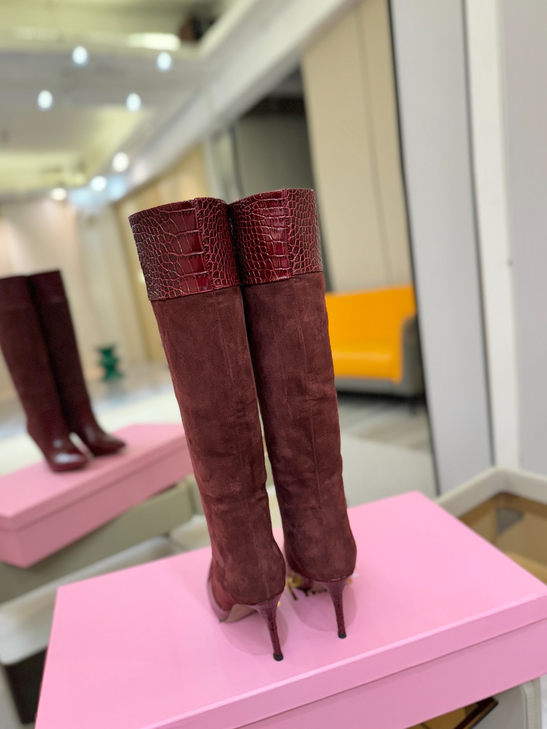 𝙋𝙖𝙧𝙞𝙨 𝙏𝙚𝙭𝙖𝙨 德州巴黎 Paris Texas 鳄鱼纹细跟长靴 ♡优雅风格，创造不一样的感觉！