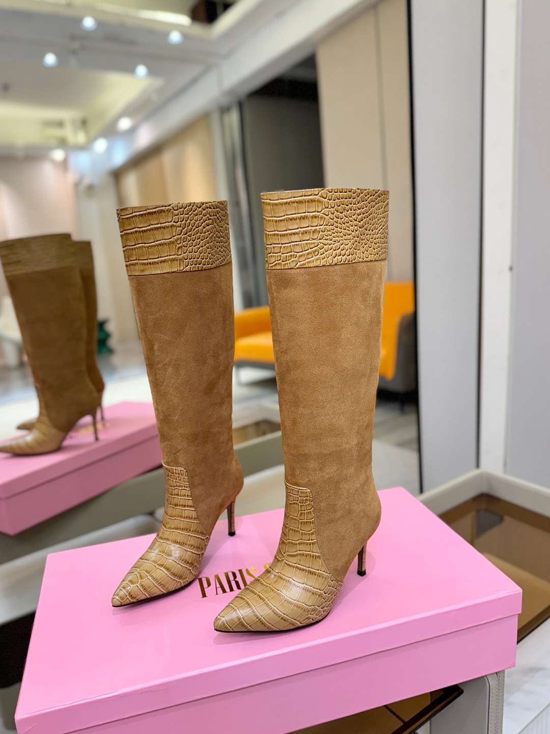 𝙋𝙖𝙧𝙞𝙨 𝙏𝙚𝙭𝙖𝙨 德州巴黎 Paris Texas 鳄鱼纹细跟长靴 ♡优雅风格，创造不一样的感觉！