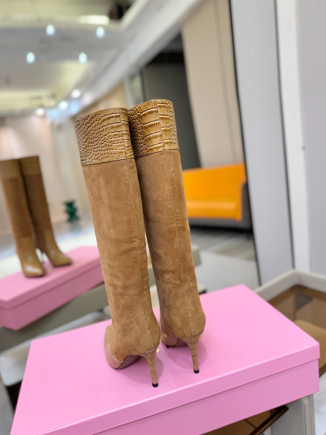 𝙋𝙖𝙧𝙞𝙨 𝙏𝙚𝙭𝙖𝙨 德州巴黎 Paris Texas 鳄鱼纹细跟长靴 ♡优雅风格，创造不一样的感觉！