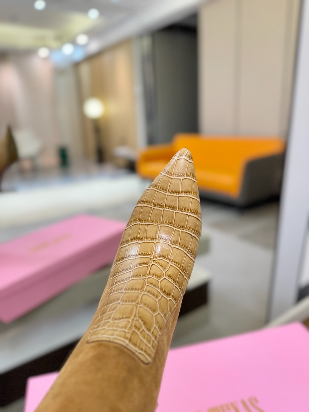 𝙋𝙖𝙧𝙞𝙨 𝙏𝙚𝙭𝙖𝙨 德州巴黎 Paris Texas 鳄鱼纹细跟长靴 ♡优雅风格，创造不一样的感觉！