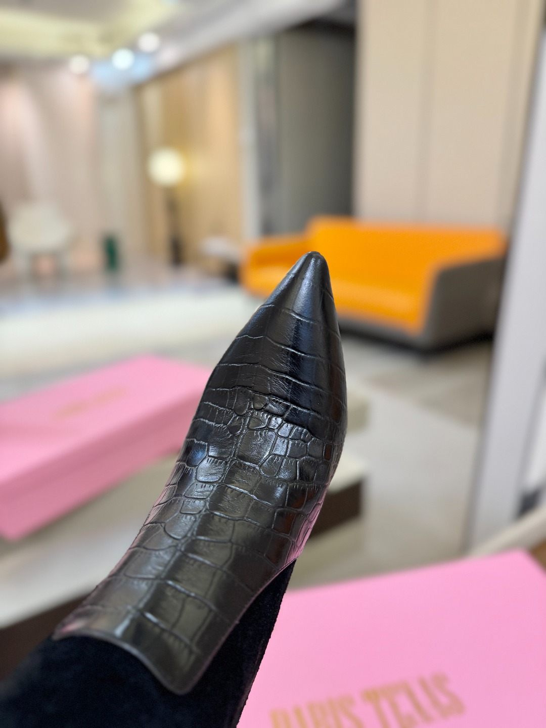 𝙋𝙖𝙧𝙞𝙨 𝙏𝙚𝙭𝙖𝙨 德州巴黎 Paris Texas 鳄鱼纹细跟长靴 ♡优雅风格，创造不一样的感觉！