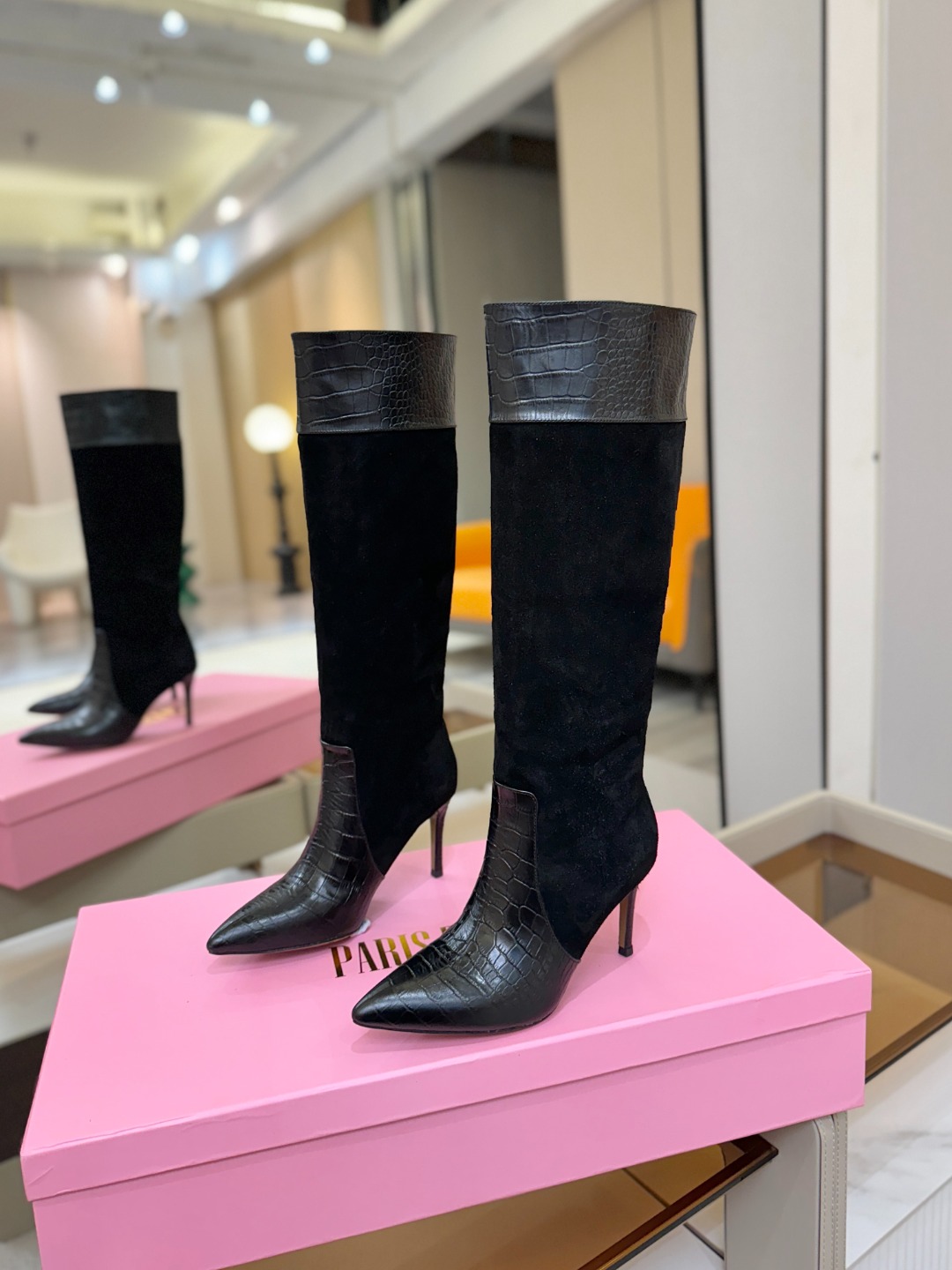 𝙋𝙖𝙧𝙞𝙨 𝙏𝙚𝙭𝙖𝙨 德州巴黎 Paris Texas 鳄鱼纹细跟长靴 ♡优雅风格，创造不一样的感觉！