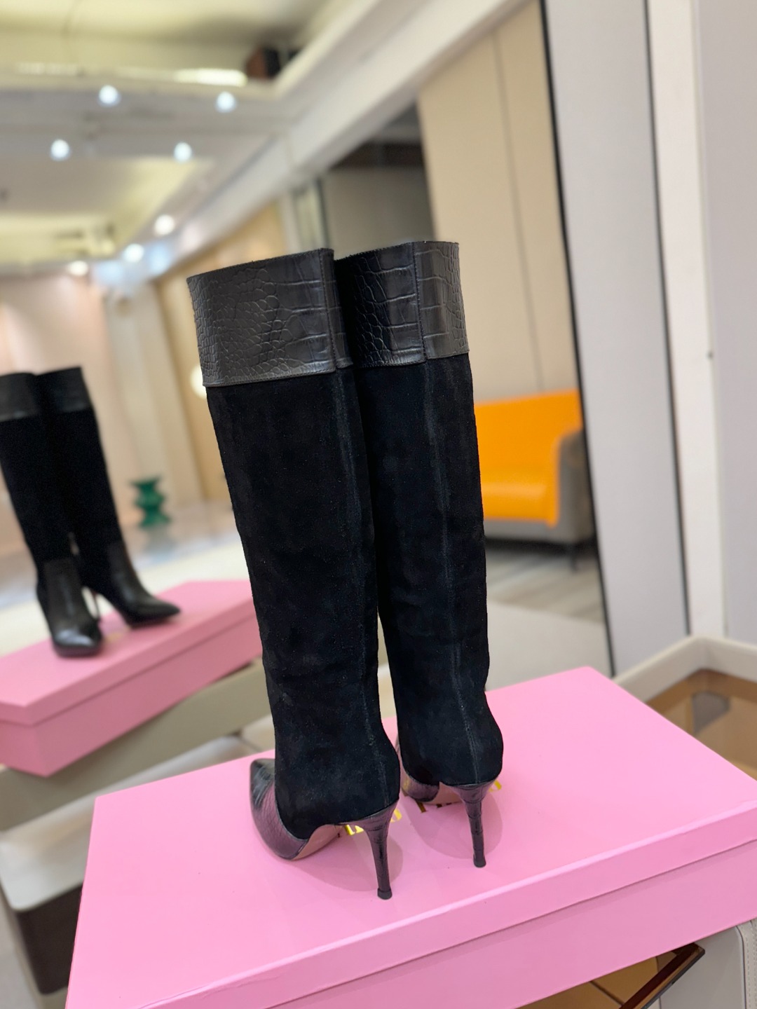 𝙋𝙖𝙧𝙞𝙨 𝙏𝙚𝙭𝙖𝙨 德州巴黎 Paris Texas 鳄鱼纹细跟长靴 ♡优雅风格，创造不一样的感觉！