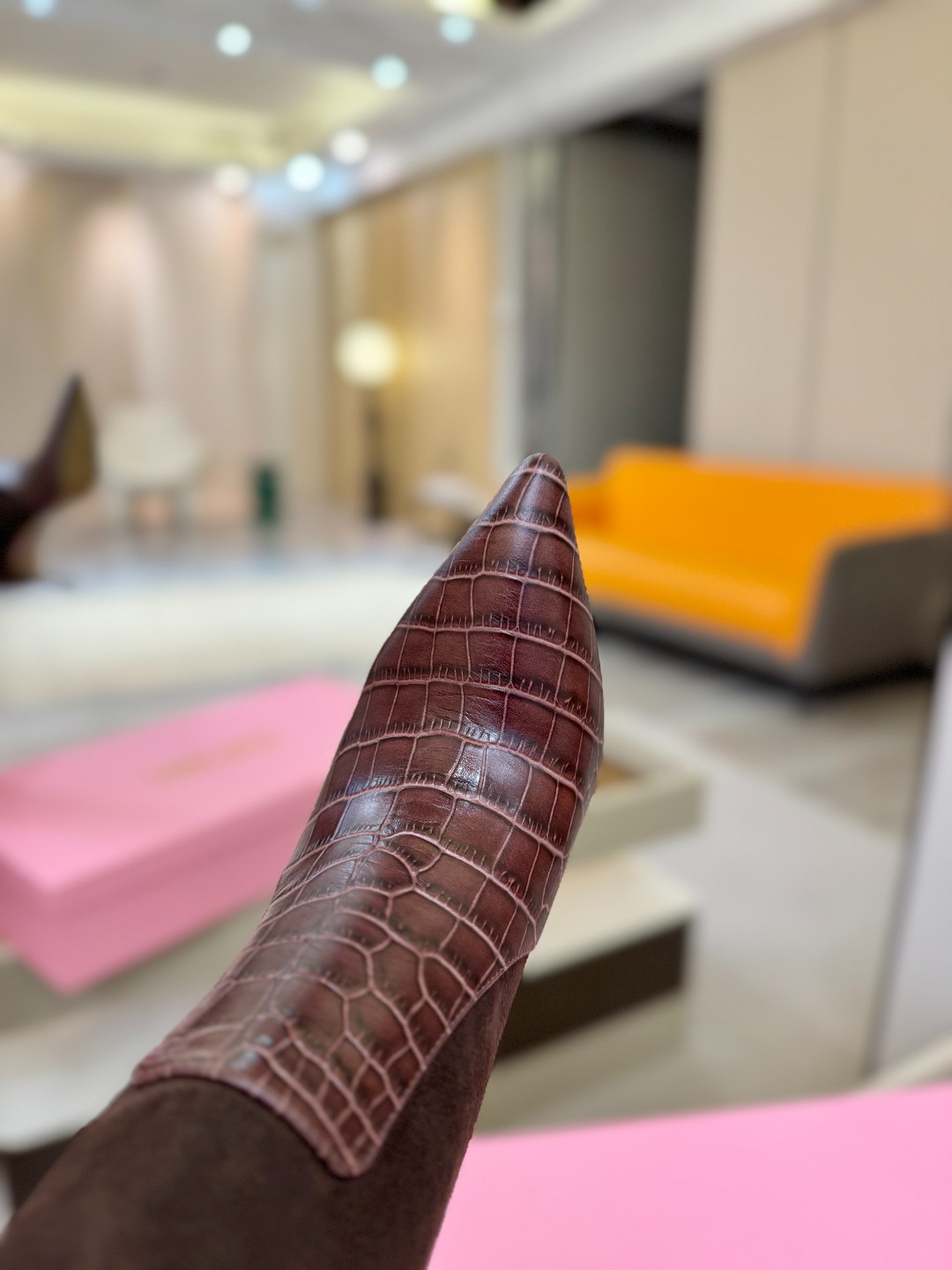 𝙋𝙖𝙧𝙞𝙨 𝙏𝙚𝙭𝙖𝙨 德州巴黎 Paris Texas 鳄鱼纹细跟长靴 ♡优雅风格，创造不一样的感觉！