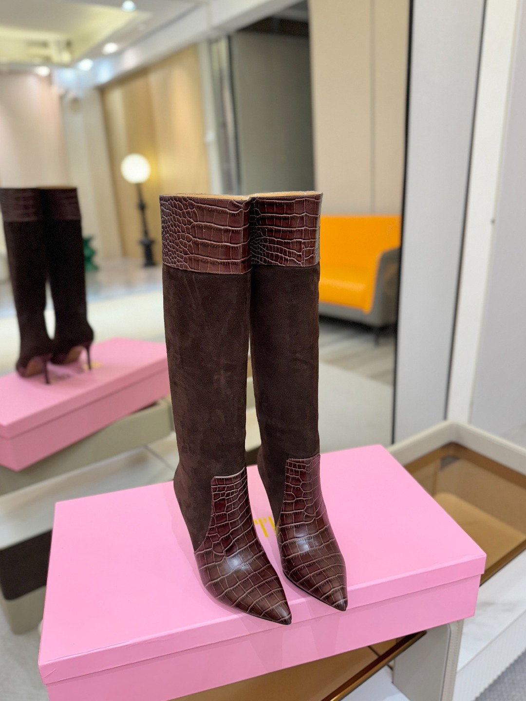 𝙋𝙖𝙧𝙞𝙨 𝙏𝙚𝙭𝙖𝙨 德州巴黎 Paris Texas 鳄鱼纹细跟长靴 ♡优雅风格，创造不一样的感觉！