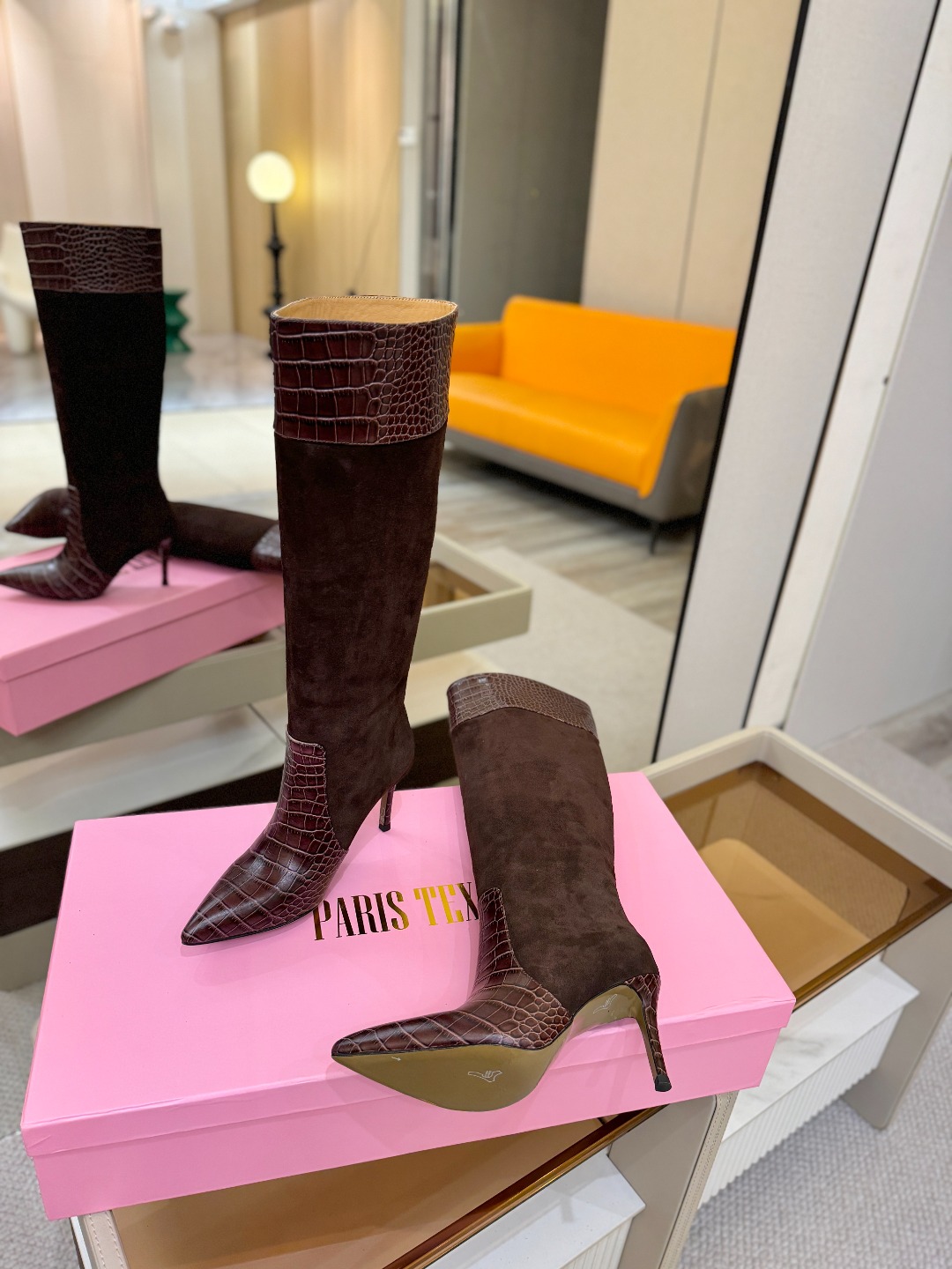 𝙋𝙖𝙧𝙞𝙨 𝙏𝙚𝙭𝙖𝙨 德州巴黎 Paris Texas 鳄鱼纹细跟长靴 ♡优雅风格，创造不一样的感觉！