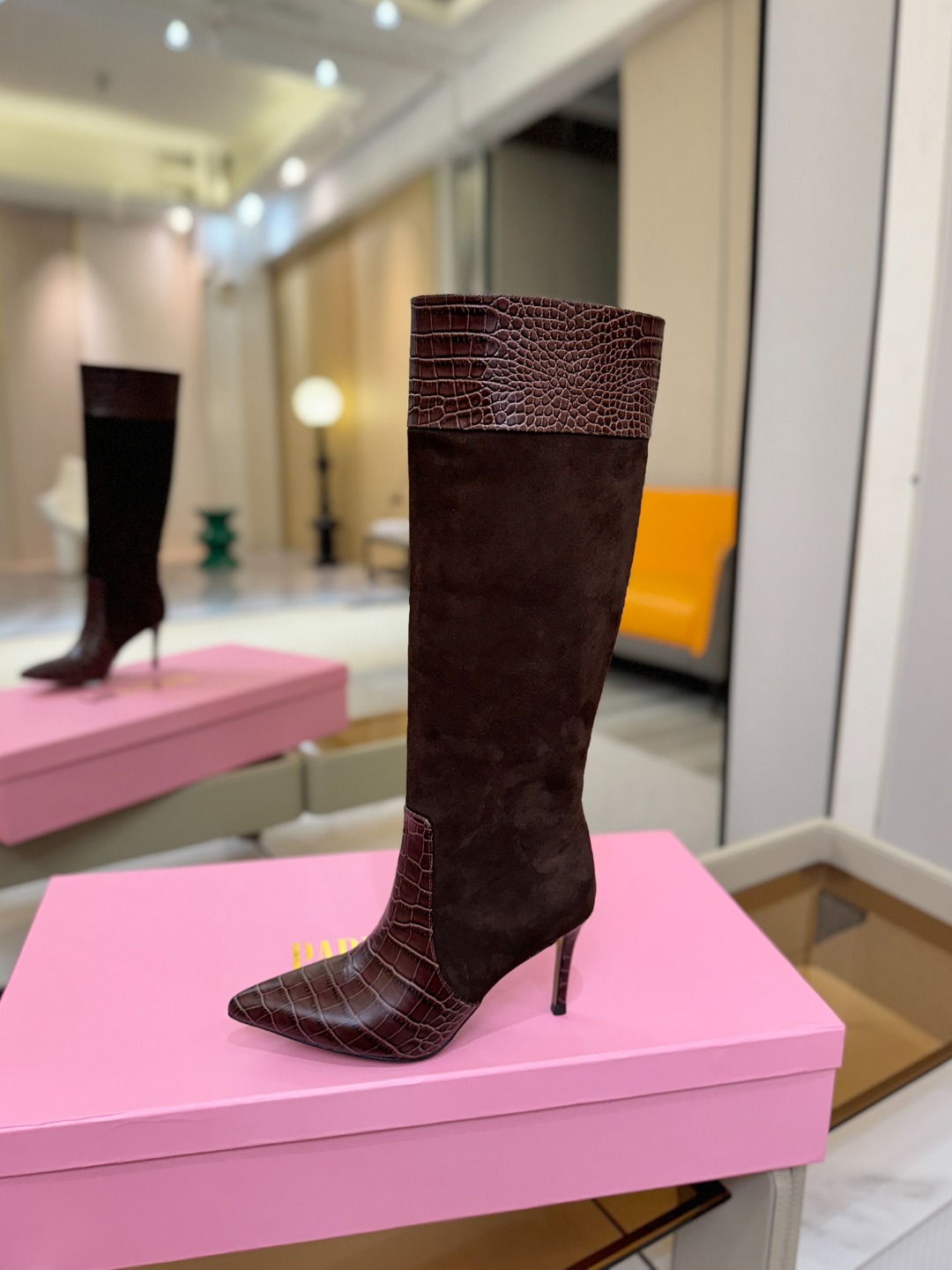 𝙋𝙖𝙧𝙞𝙨 𝙏𝙚𝙭𝙖𝙨 德州巴黎 Paris Texas 鳄鱼纹细跟长靴 ♡优雅风格，创造不一样的感觉！