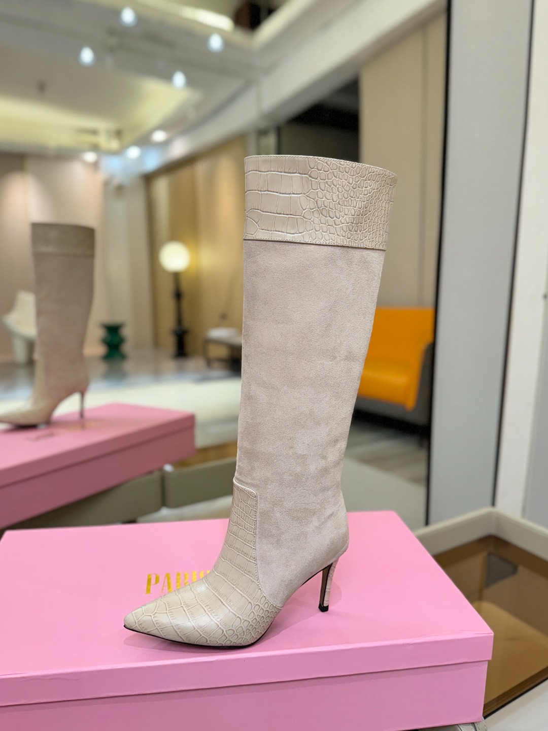 NO:493412,Price Paris Texas crocodile pattern tsy heel boots Elegant style to create a different feeling!   It is an indispensable combat boot in your shoe cabinet!  Simple and elegant style, the highest version in the market ◆ Material imported cowhide embossed crocodile ◆ ◆ Inner and footbed water dyed sheepskin ◆ ◆ Outsole Italian leather outsole ◆ ◆ Heel height. Counter packaging ◆ show bdetails ——————————————— ◢size. ｜35-39 (34 40 41 42 customized) ◣, boots, boots, cowhide, sheepskin, Leather soles19860909价格  德州巴黎  Paris Texas 鳄鱼纹细跟长靴  优雅风格,创造不一样的感觉！  它是你鞋柜里不可缺少的战靴！ 简约气质款式,市场最高版本   ◆ 材料进口牛皮压纹鳄鱼 ◆ ◆ 内里、垫脚水染羊皮 ◆ ◆ 大底意大利真皮大底 ◆ ◆ 跟高. 专柜包装 ◆ show bdetails ————————————  ◢size. ｜35-39（34 40 41 42定制）◣,靴子,boots,cowhide,sheepskin,Leather soles,Women's Shoes