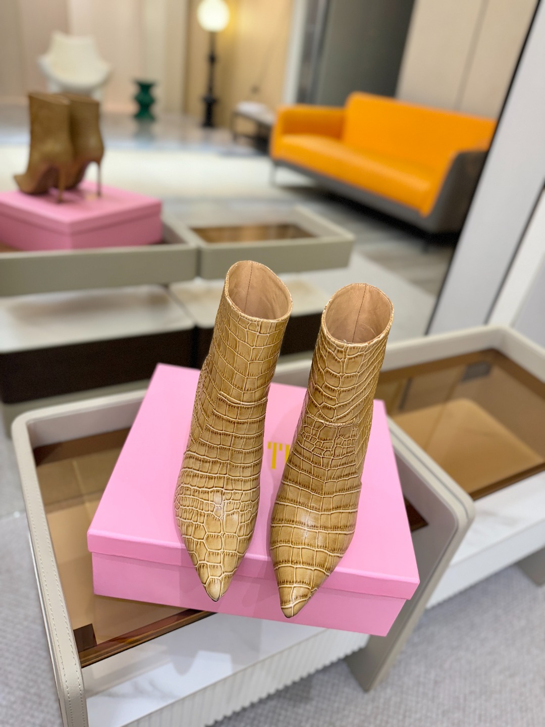𝙋𝙖𝙧𝙞𝙨 𝙏𝙚𝙭𝙖𝙨 德州巴黎 Paris Texas 鳄鱼纹细跟短靴 ♡优雅风格，创造不一样的感觉！