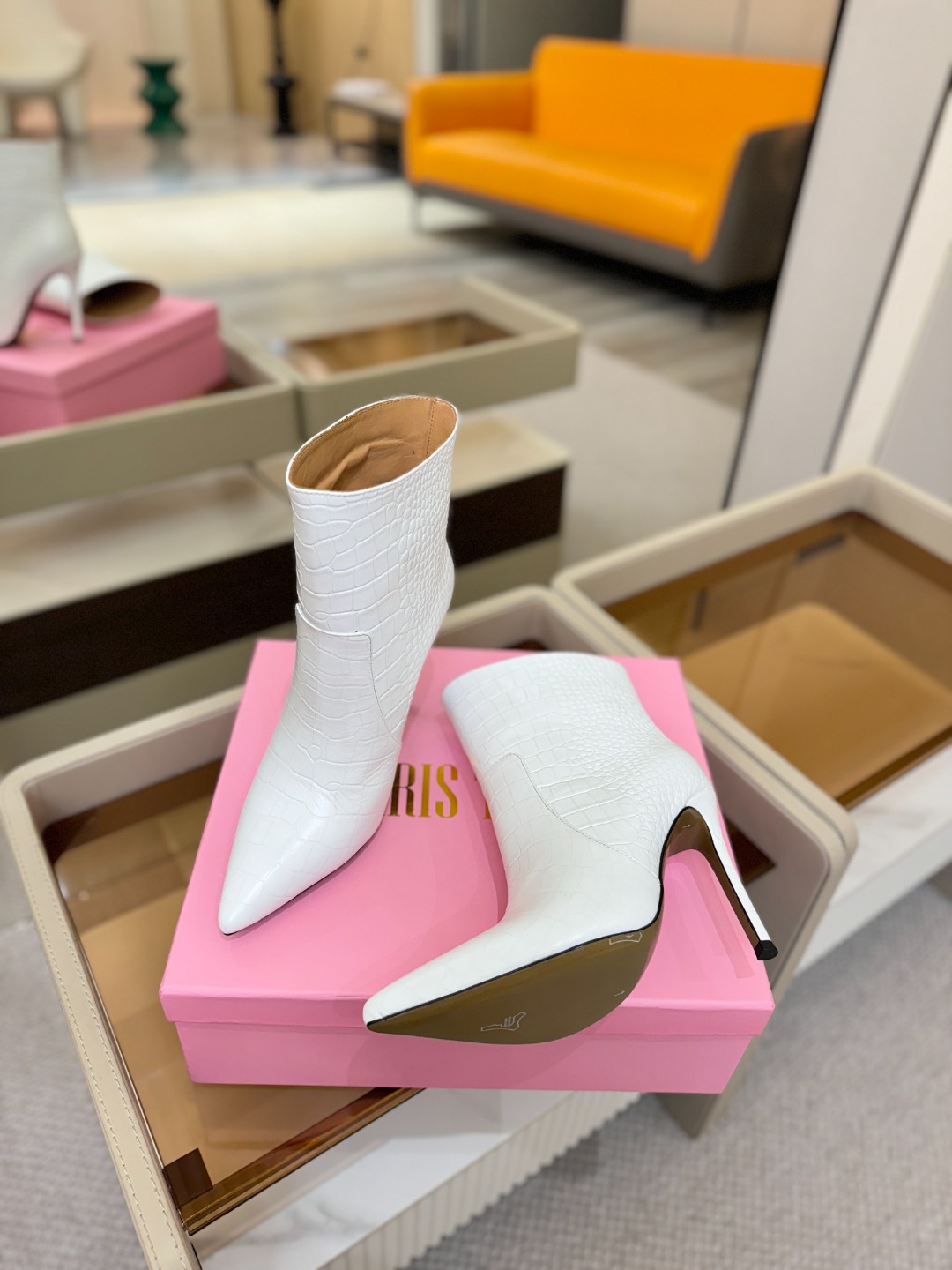 𝙋𝙖𝙧𝙞𝙨 𝙏𝙚𝙭𝙖𝙨 德州巴黎 Paris Texas 鳄鱼纹细跟短靴 ♡优雅风格，创造不一样的感觉！