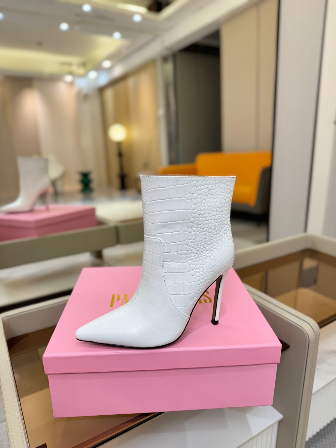 𝙋𝙖𝙧𝙞𝙨 𝙏𝙚𝙭𝙖𝙨 德州巴黎 Paris Texas 鳄鱼纹细跟短靴 ♡优雅风格，创造不一样的感觉！