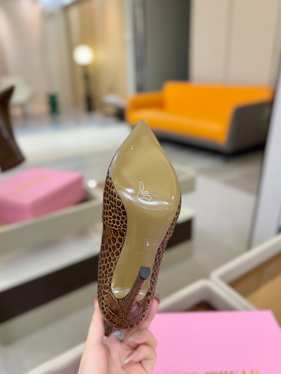 𝙋𝙖𝙧𝙞𝙨 𝙏𝙚𝙭𝙖𝙨 德州巴黎 Paris Texas 鳄鱼纹细跟短靴 ♡优雅风格，创造不一样的感觉！