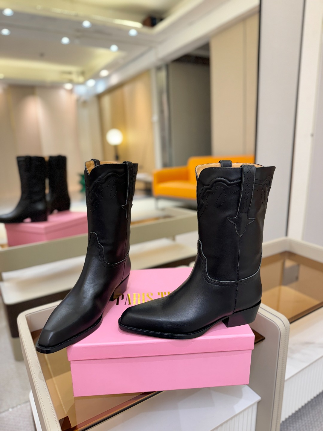 𝙋𝙖𝙧𝙞𝙨 𝙏𝙚𝙭𝙖𝙨 德州巴黎 Paris Texas 西部短战靴 ♡优雅风格，创造不一样的感觉！♡ 