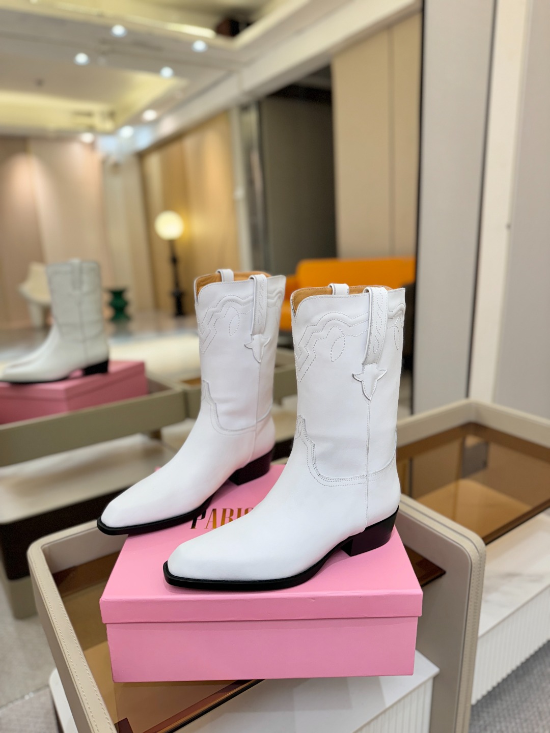 𝙋𝙖𝙧𝙞𝙨 𝙏𝙚𝙭𝙖𝙨 德州巴黎 Paris Texas 西部短战靴 ♡优雅风格，创造不一样的感觉！♡ 