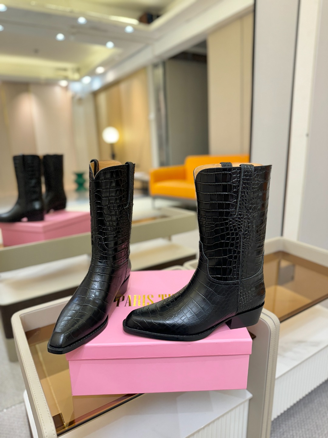 𝙋𝙖𝙧𝙞𝙨 𝙏𝙚𝙭𝙖𝙨 德州巴黎 Paris Texas 西部短战靴 ♡优雅风格，创造不一样的感觉！♡ 