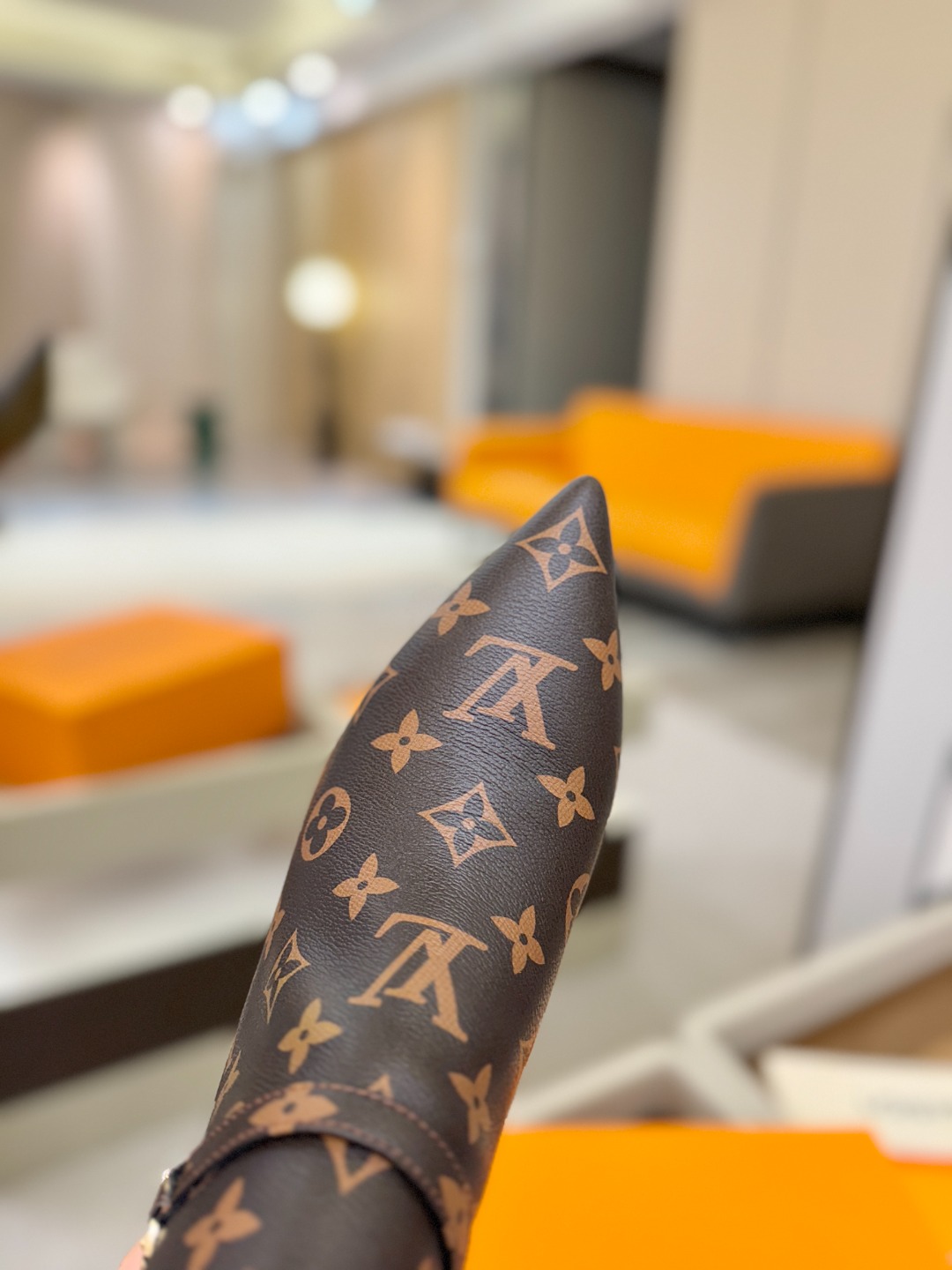 【代购级】、Louis Vuitton 2025官秋短靴系列！完美楦型、尖头新品🆕、官网同步更新Lv五金