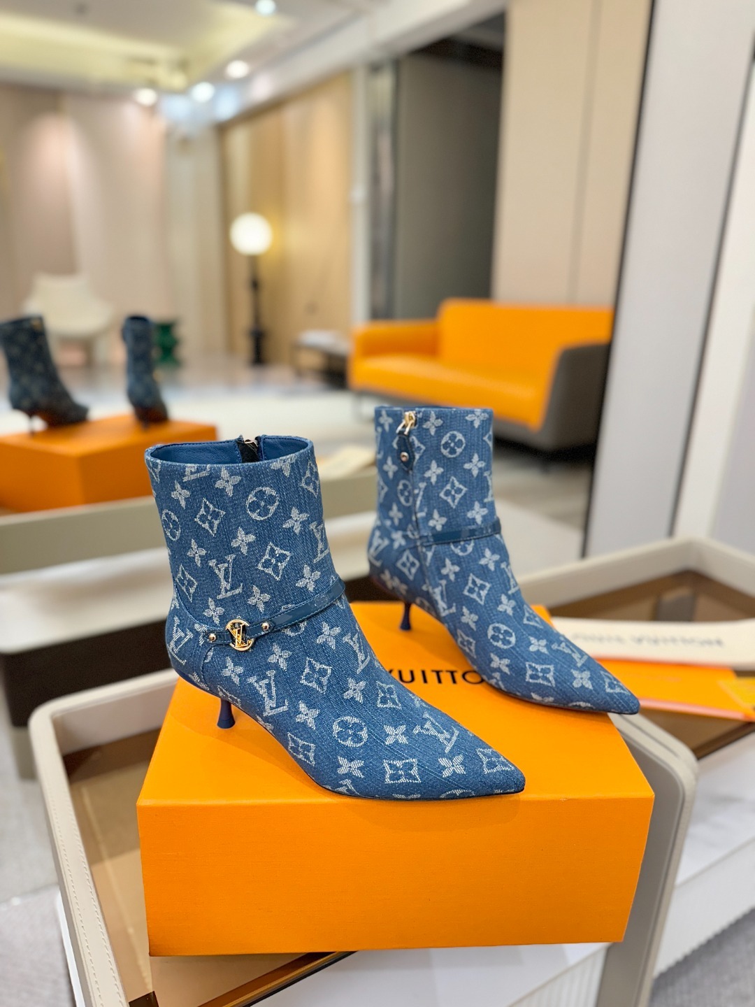 【代购级】、Louis Vuitton 2025官秋短靴系列!完美楦型、尖头新品🆕、官网同步更新Lv五金
