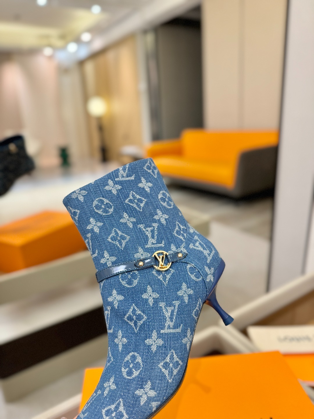 【代购级】、Louis Vuitton 2025官秋短靴系列!完美楦型、尖头新品🆕、官网同步更新Lv五金