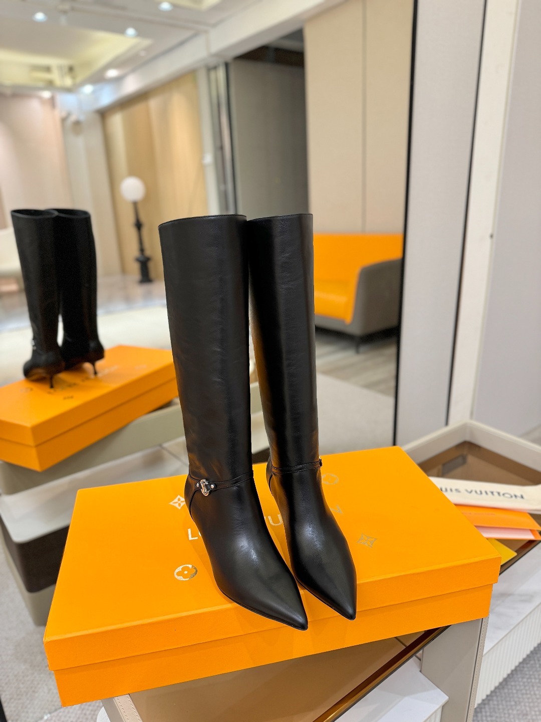 【代购级】、Louis Vuitton 2025官秋冬长靴系列!完美楦型、尖头新品🆕、官网同步更新Lv五