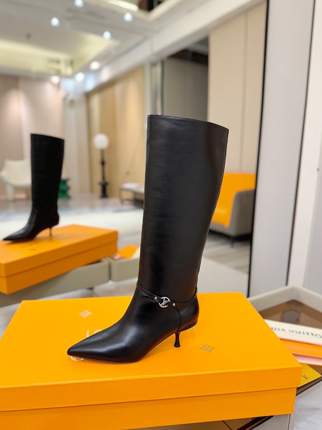 【代购级】、Louis Vuitton 2025官秋冬长靴系列!完美楦型、尖头新品🆕、官网同步更新Lv五