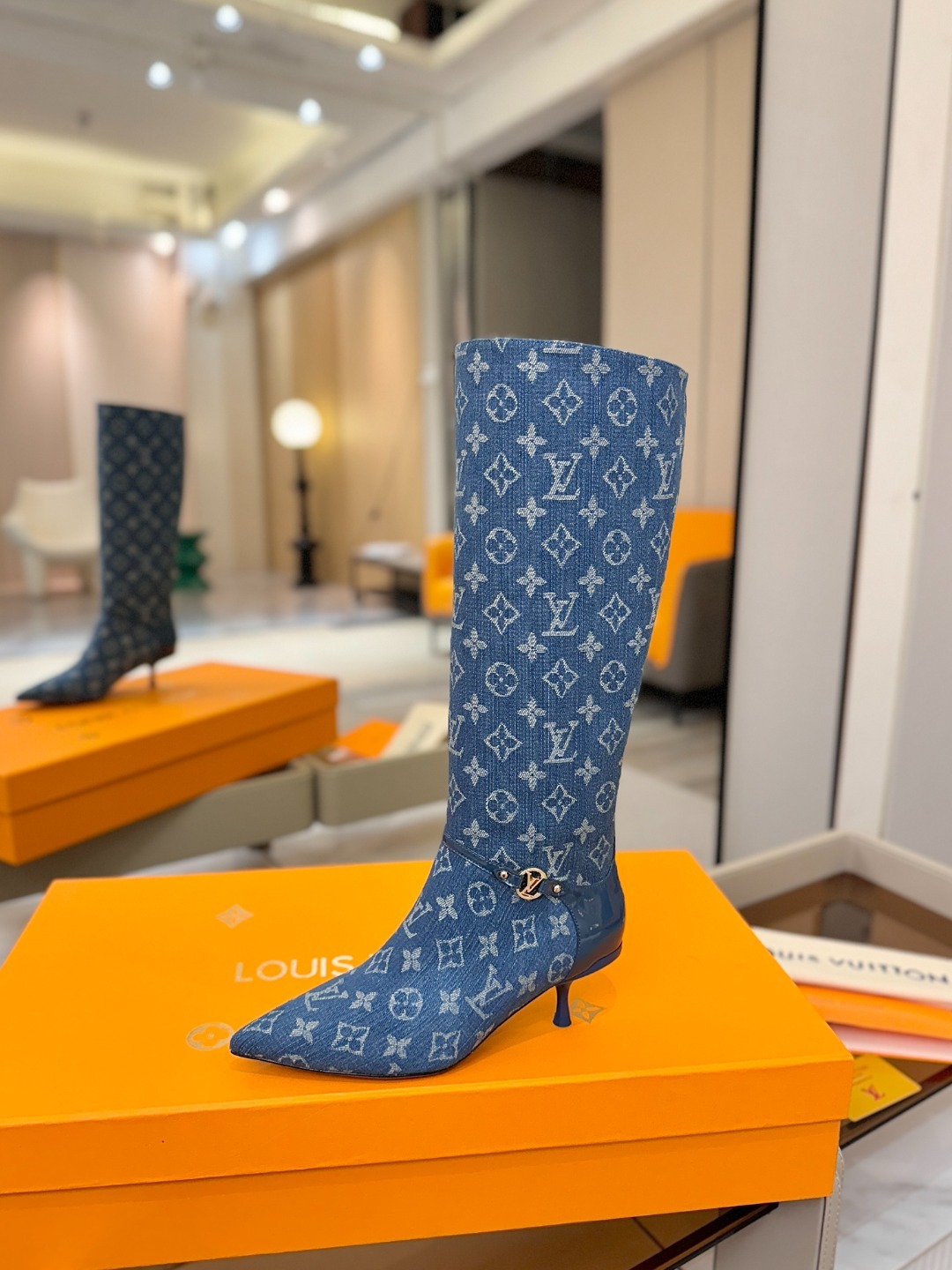 【代购级】、Louis Vuitton 2025官秋冬长靴系列!完美楦型、尖头新品🆕、官网同步更新Lv五
