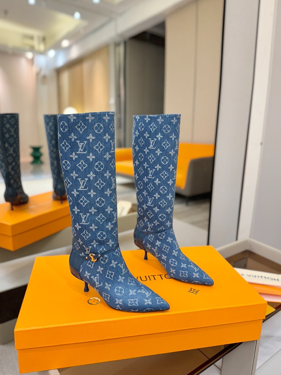 【代购级】、Louis Vuitton 2025官秋冬长靴系列!完美楦型、尖头新品🆕、官网同步更新Lv五